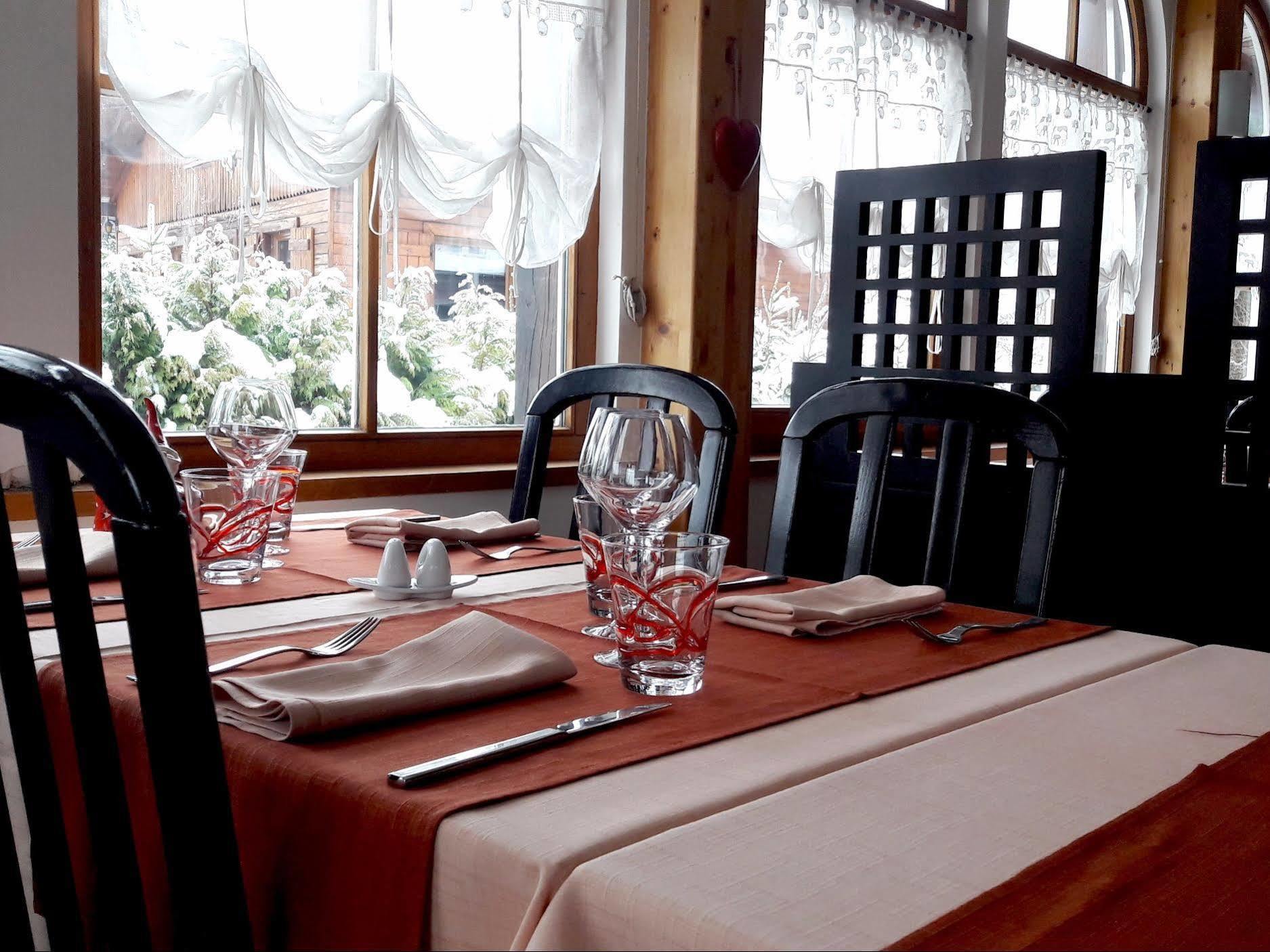 Hotel Restaurant Robichon Loray Exterior foto